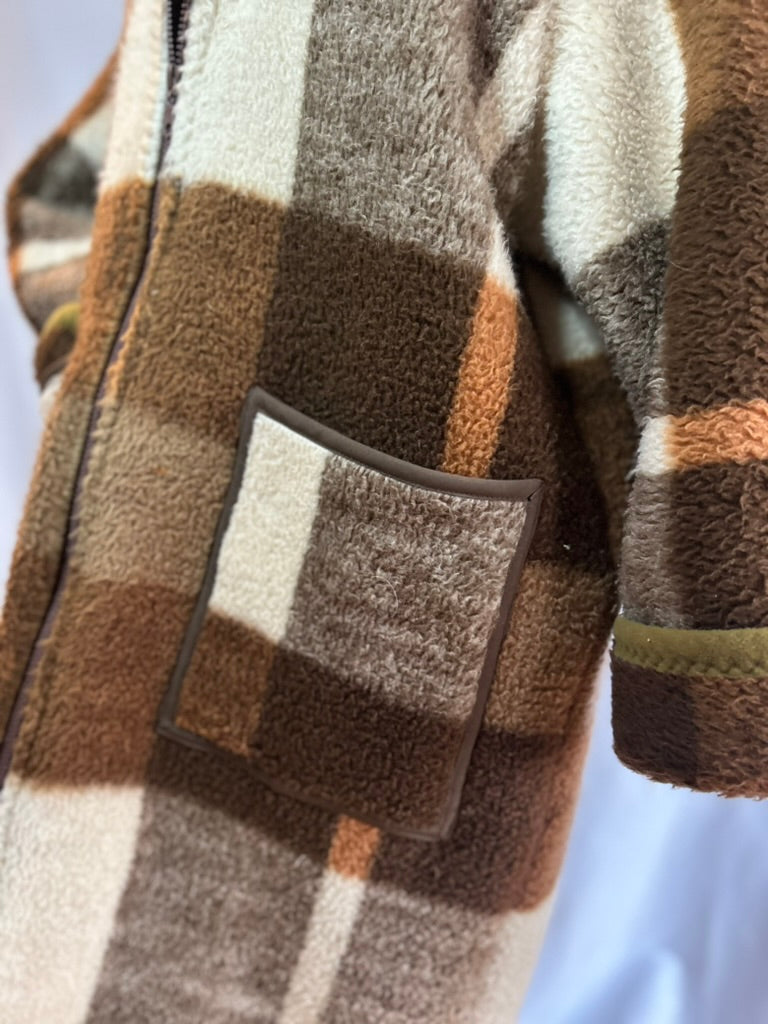 Upcycled Vintage Blanket Coat – One-of-a-Kind Brown Hooded Jacket with Zipper Closure & Deep Pockets