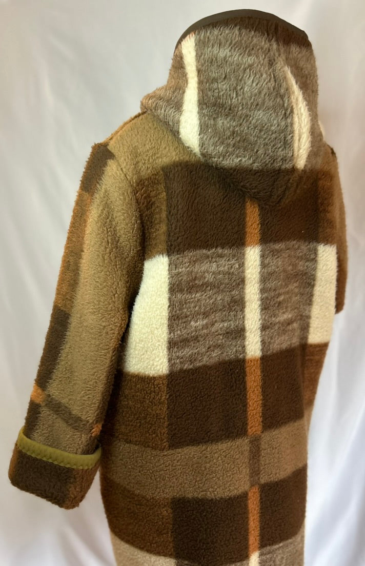 Upcycled Vintage Blanket Coat – One-of-a-Kind Brown Hooded Jacket with Zipper Closure & Deep Pockets
